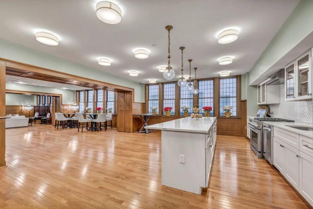 Apartamento 2Br Unit In The Heart Of Dt With View Of Playhouse Square, Pool & Gym Access- 305 Cleveland Exterior foto